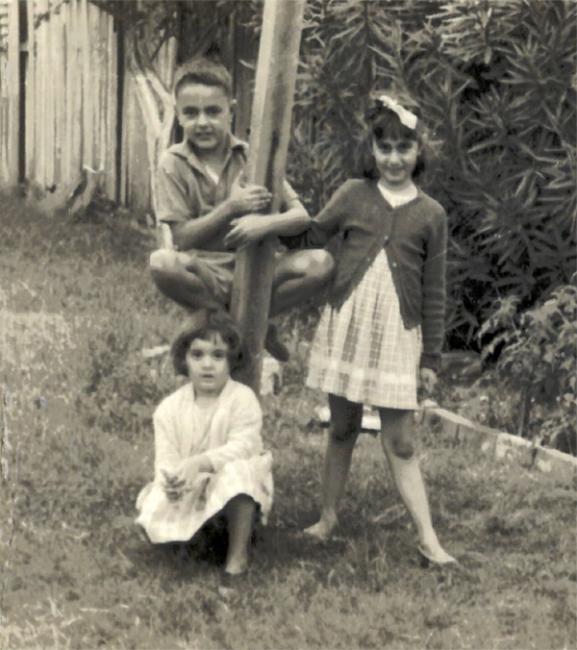From left: Theo Onisforou, Helen Calacouris and  Kary Onisforou. Randwick, 1960